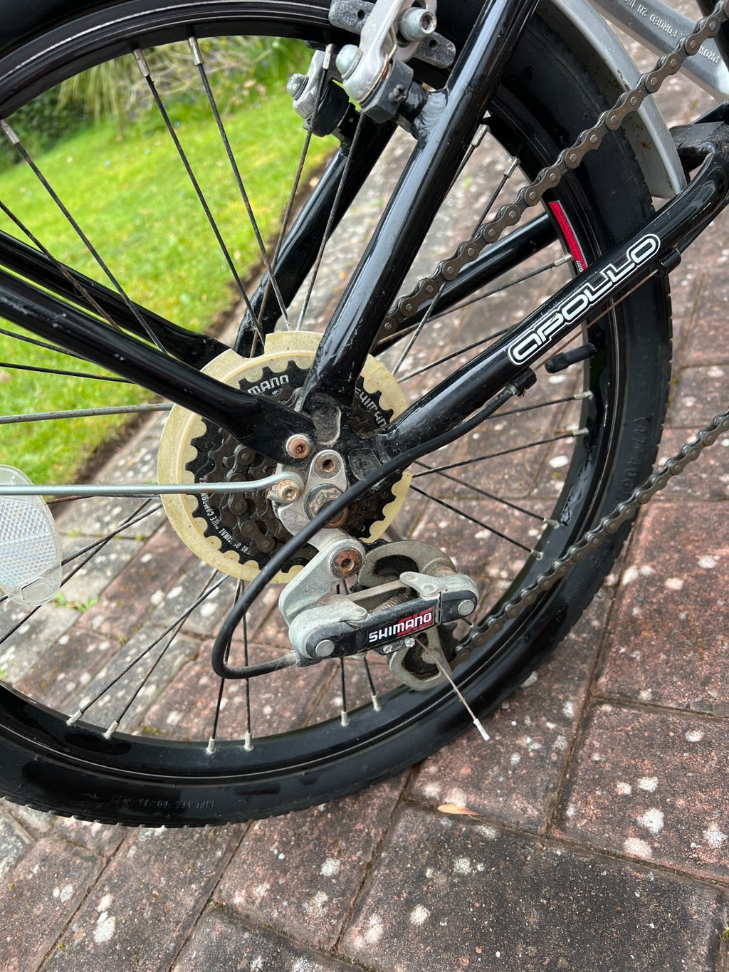 Apollo Transition Folding Bike.  20" Wheels.