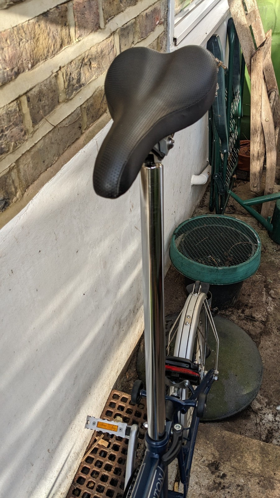 Brompton M6L, C-line, Folding 6 Speed, Bike Dark Blue (less than 100 miles)