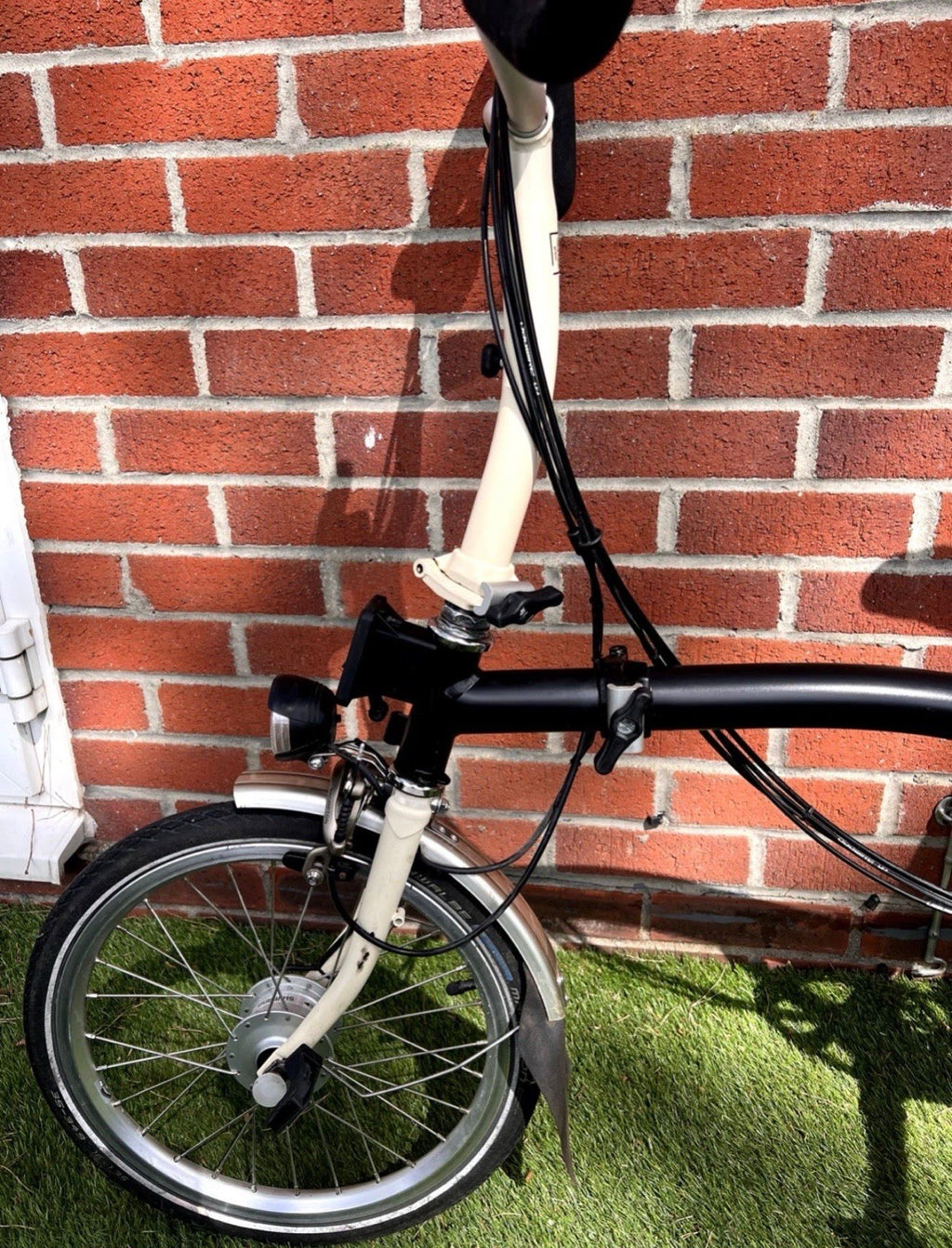 Brompton P6R folding bicycle Black/Cream