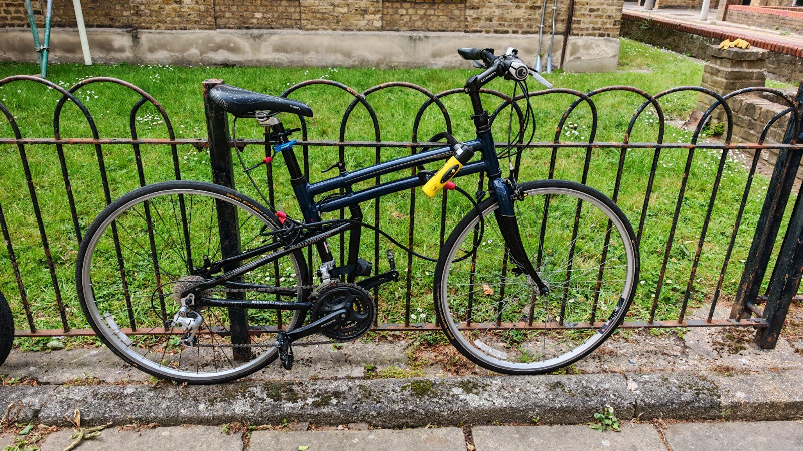 Montague Navigator Folding Bike 700c Large in Excellent condition