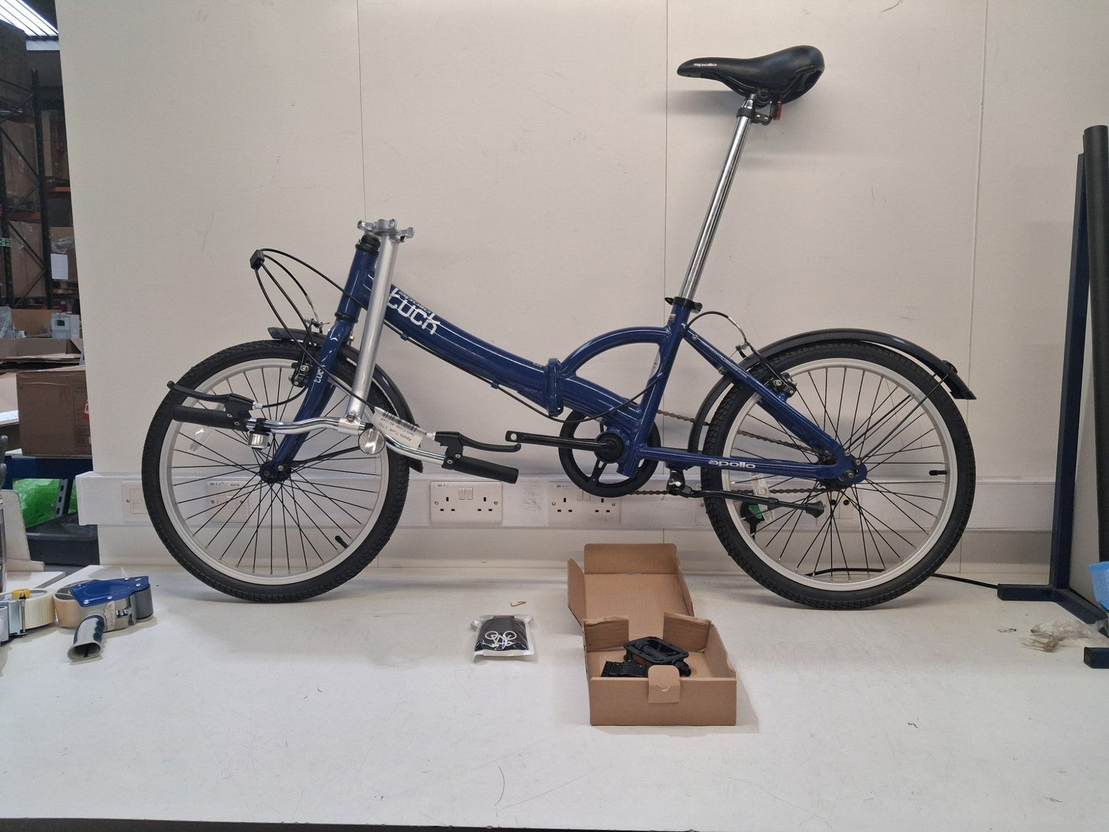 Apollo Tuck Single Speed One Size Compact 14kg Folding Bike - Blue (Scratched)