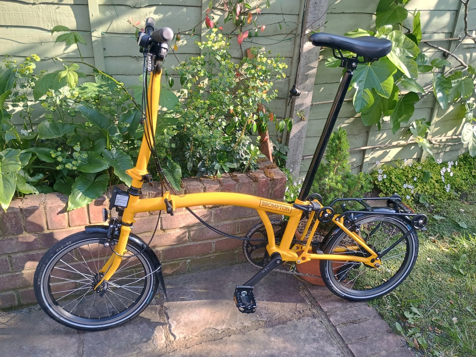 Brompton C Line 12-Speed In Bumblebee Yellow with Accessories and box 2025