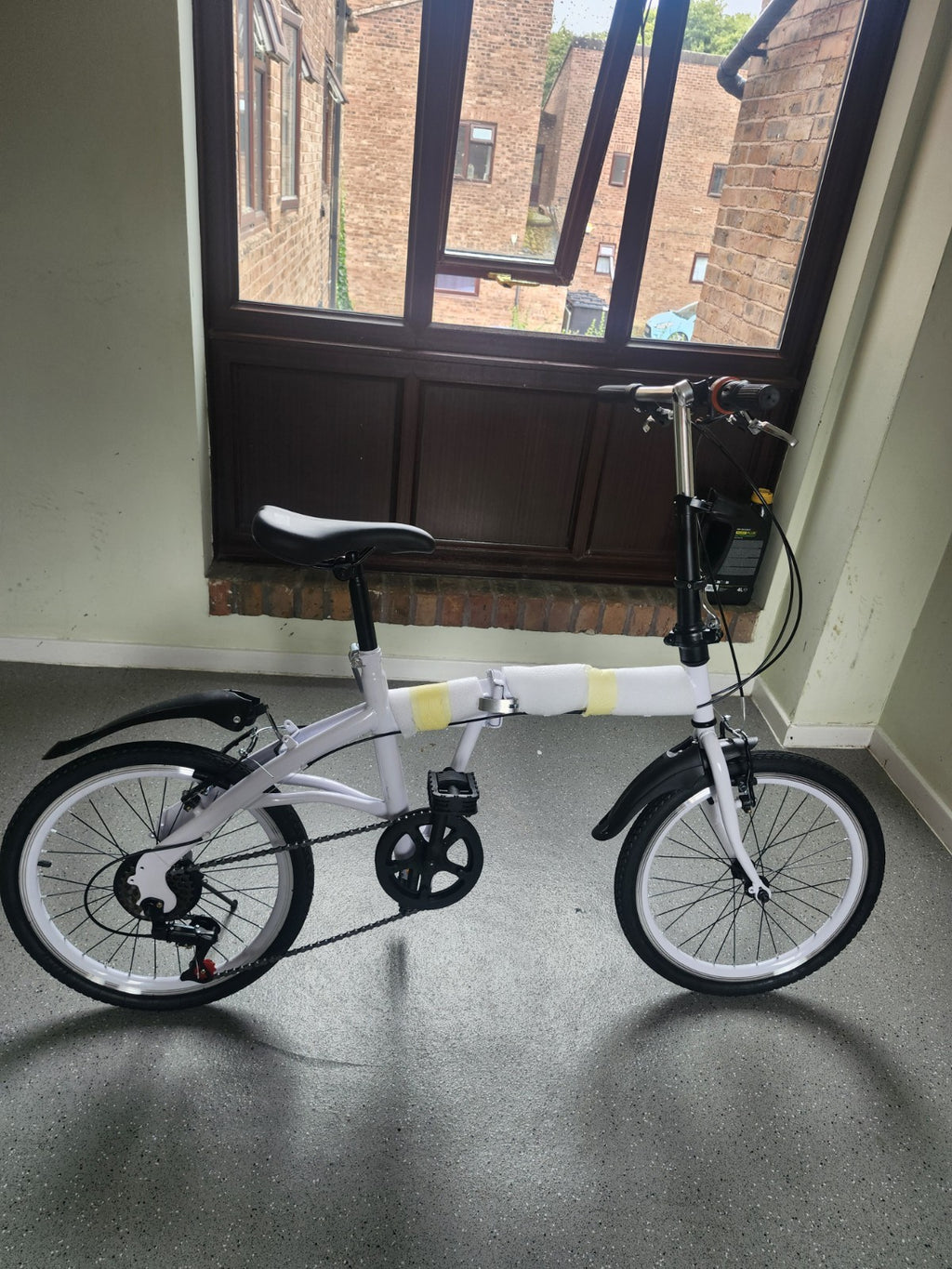 Brand New  Folding Bike – White – Never Used –