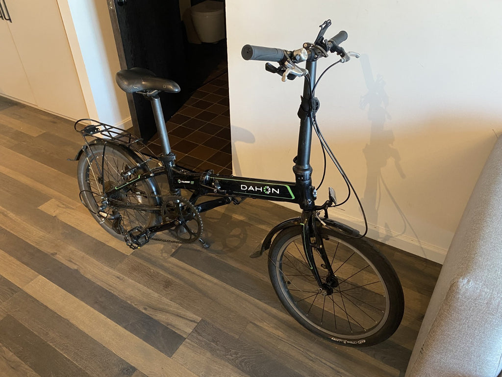 Dahon Vitesse Alloy D8 folding commuter bike, Obsidian black,  superb Condition
