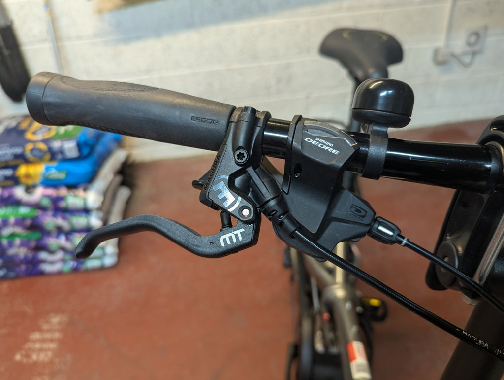 Tern Vektron S10 folding bike. Bosch Performance Line & Shimano Deore 10 gears