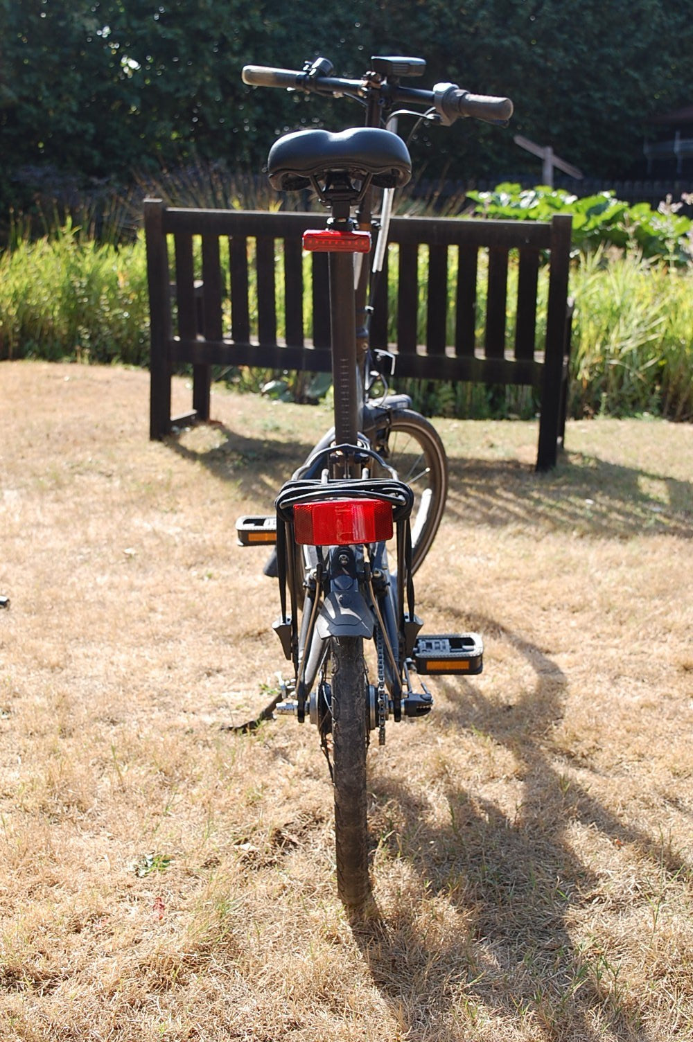 Dahon Vitesse lightweight Aluminium folding bicycle - 5 speed + accessories.