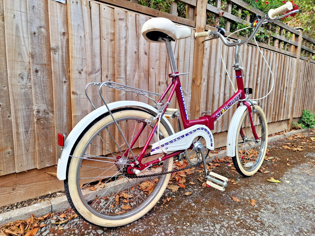 UNIVERSAL STOWAWAY 3 Vintage Folding Burgundy Bike, 3 speed. 20’ wheels,PRESTINE
