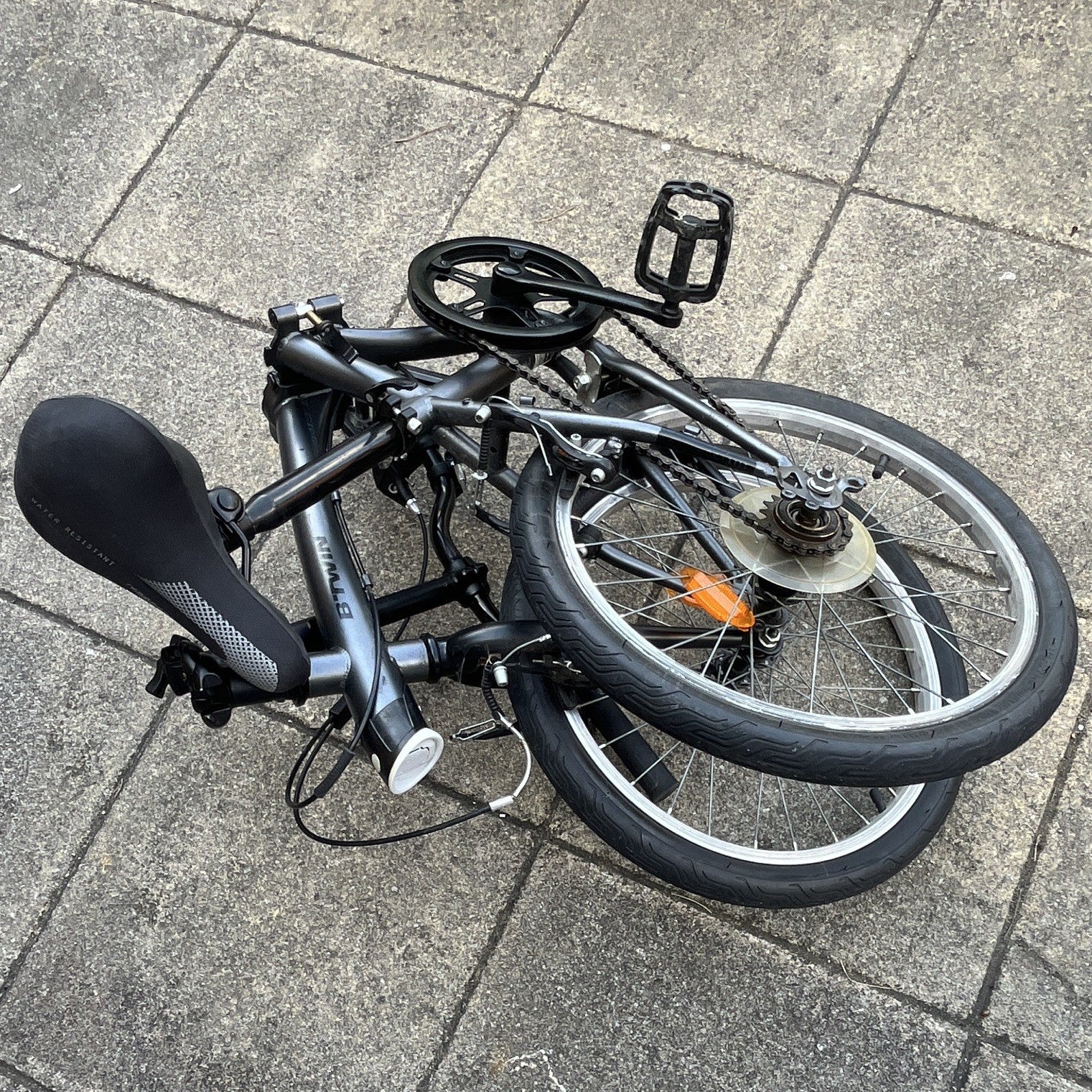 B'TWIN 20in Folding Bike Grey/Black V-Brake Derailleur Gears Riser Bar