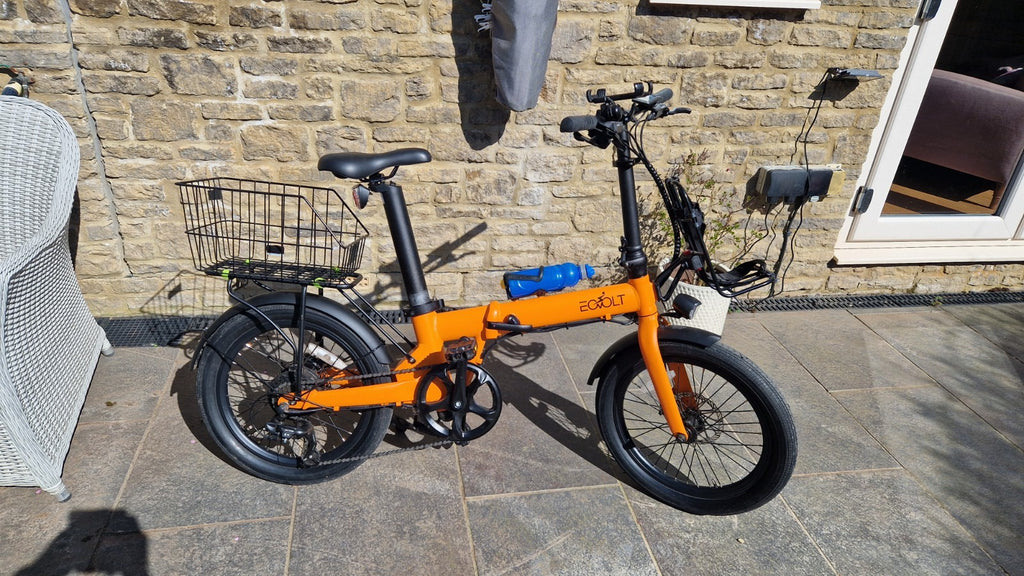 folding bike 20" wheels shimano gears battery nutt brakes LCD display