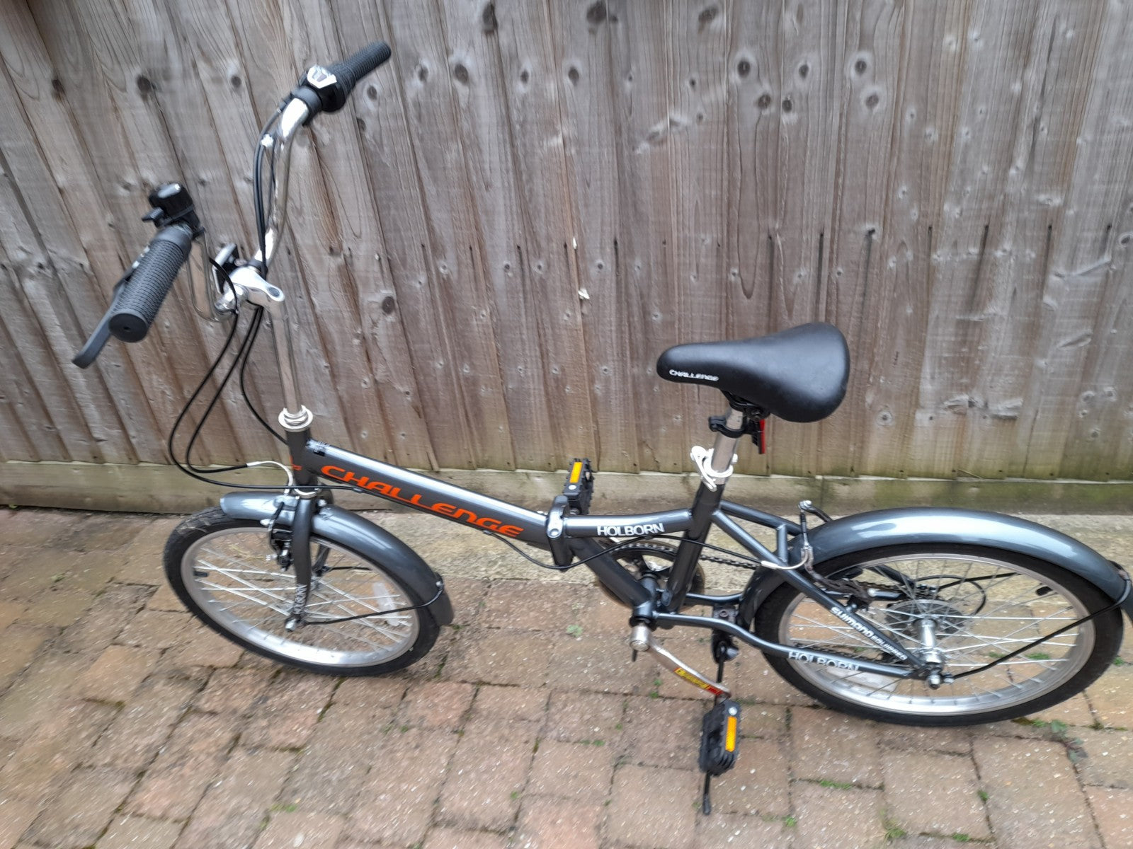 Holborn Challenge 20-inch Wheels Folding Bike Unisex With 6 Gears.