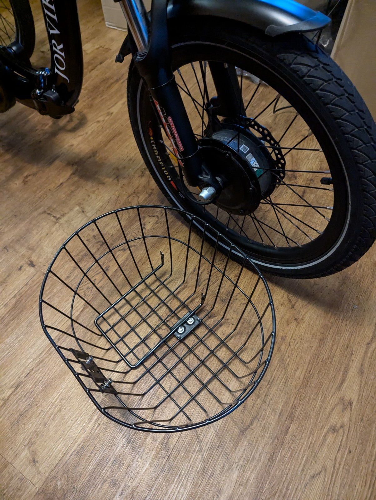 Jorvik Elite Jet E-20 Folding Trike with 20-inch Wheels