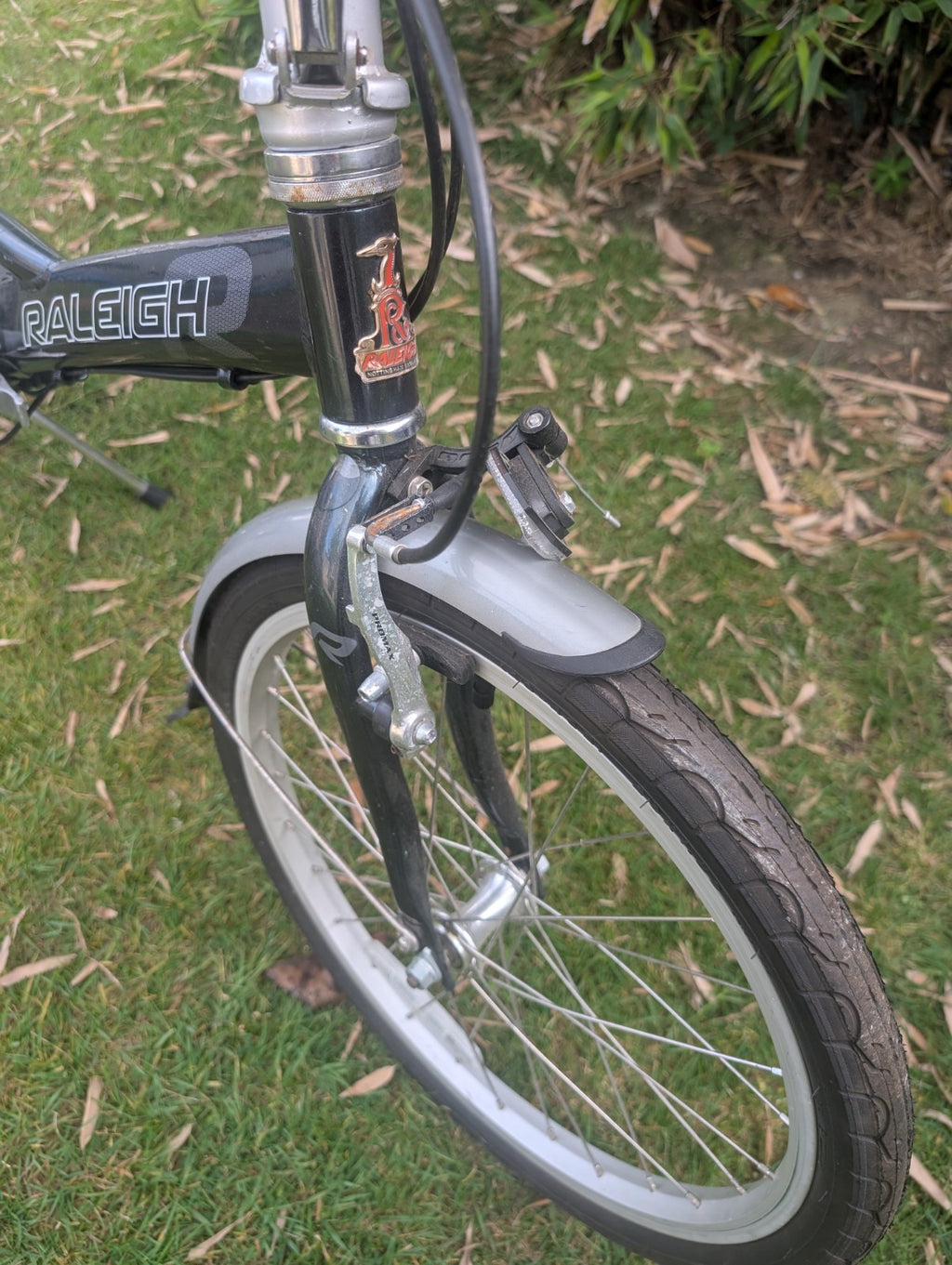 Raleigh Boardwalk Alloy Folding bike,6 spd,20" Shimano gears commuter bicycle