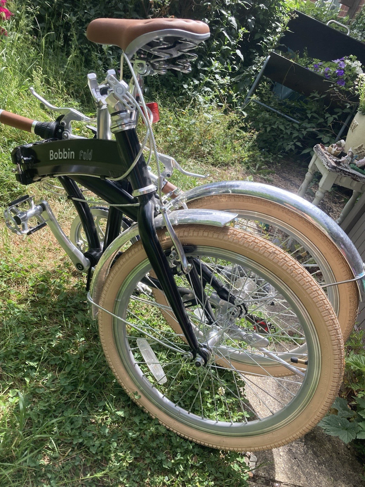 Bobbin Fold 20in Folding Bike Black/Brown/Silver, Mudguards, Kickstand, 6 Speed