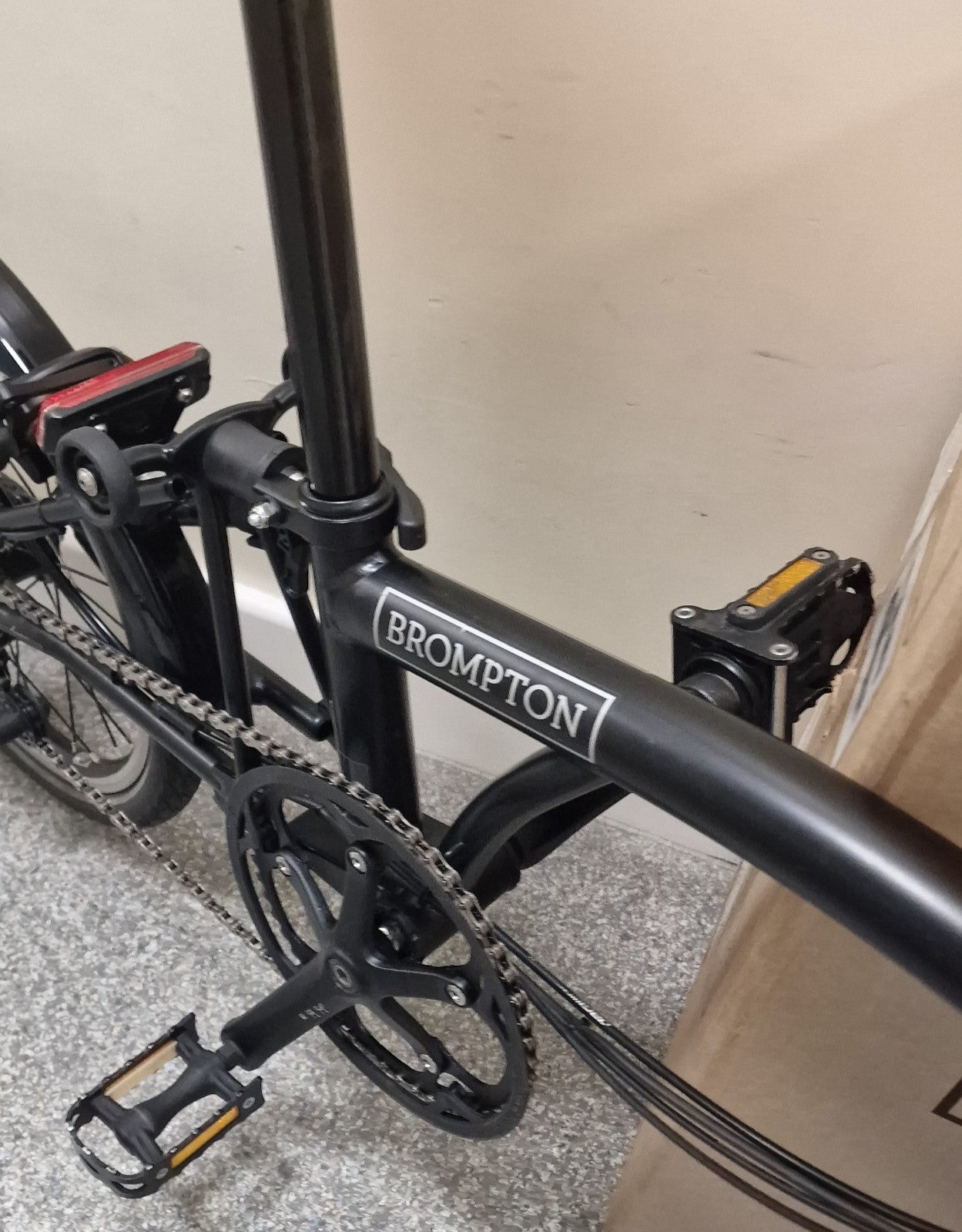 Brompton Black C Line 6 Speed fold bike + Free UK & Low Co$t WORLD📦🛩 🌎📫