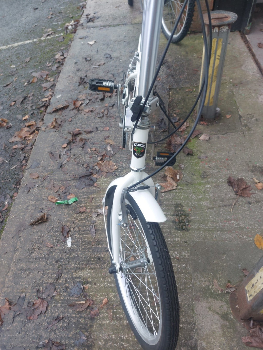 BRAND NEW SAXON FOLD UP BIKE 20 INCH WHEELS