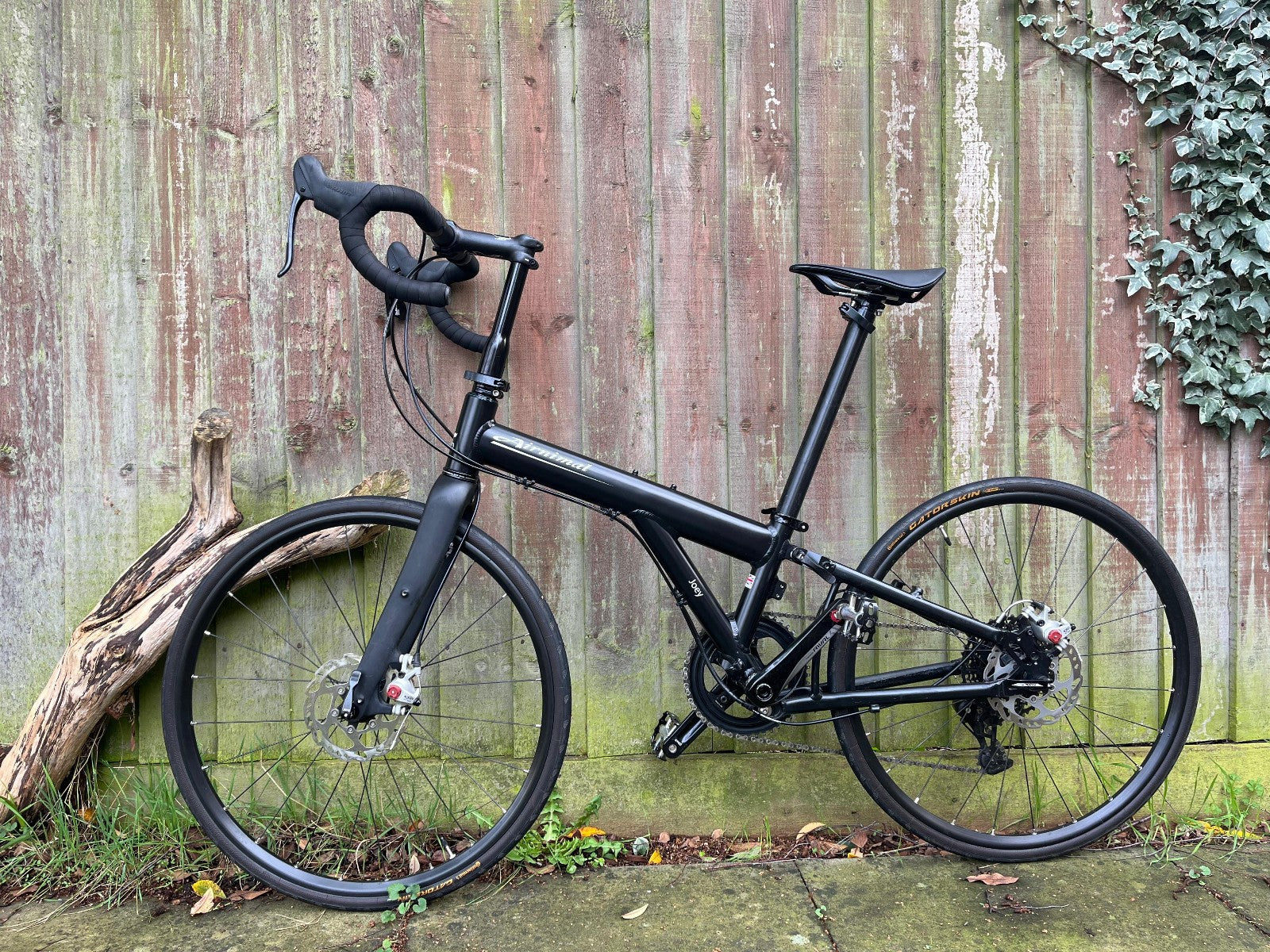 Airnimal joey endurance plus 54cm black folding bike - excellent condition