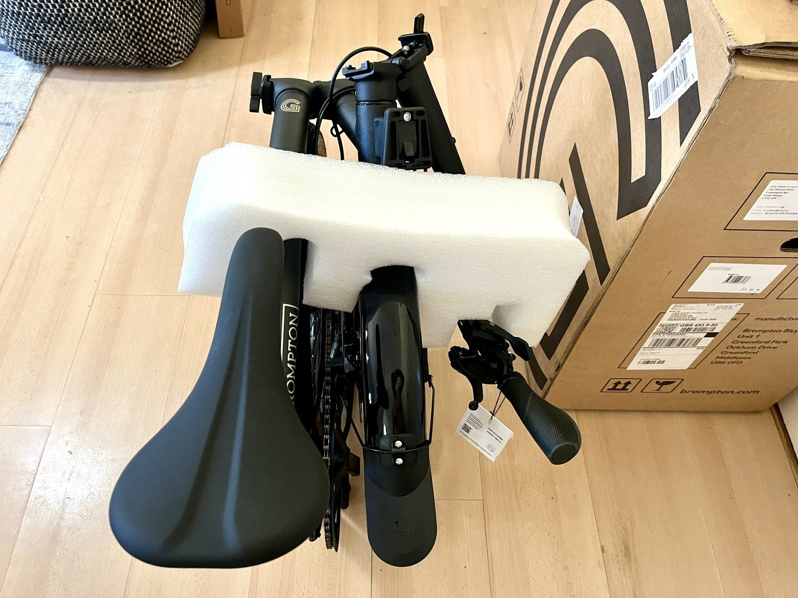 Brompton G Line 2026 with Roller Frame - 8-speed, Space Black, Medium