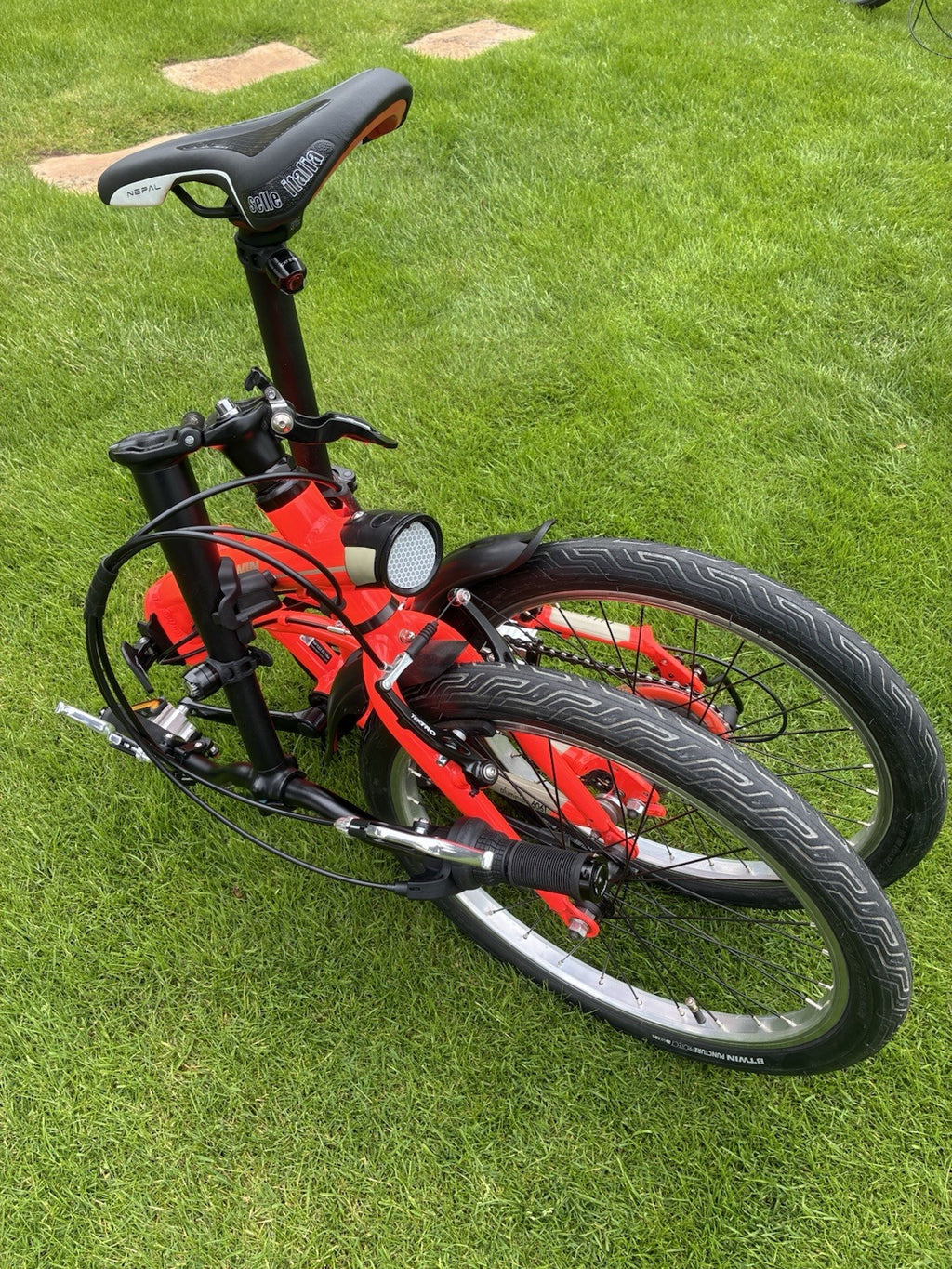 B'TWIN Tilt 500 Folding Bike 20 in Aluminium Red. Also a Cross CRF300.
