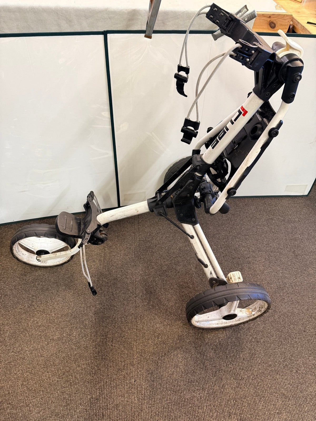 SkyMax CUBE Golf Trolley - Ultra Compact 3-Wheel Push Cart - White/Black