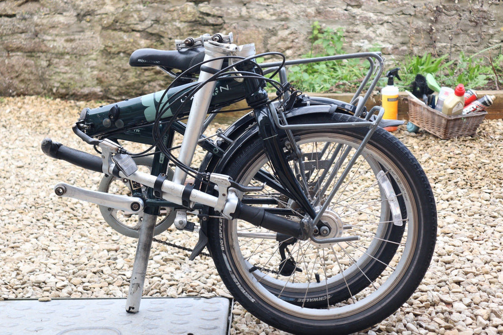 Dahon Speed TR Folding Bicycle. 20” Wheels. 24 Gears And racks. Versatile!