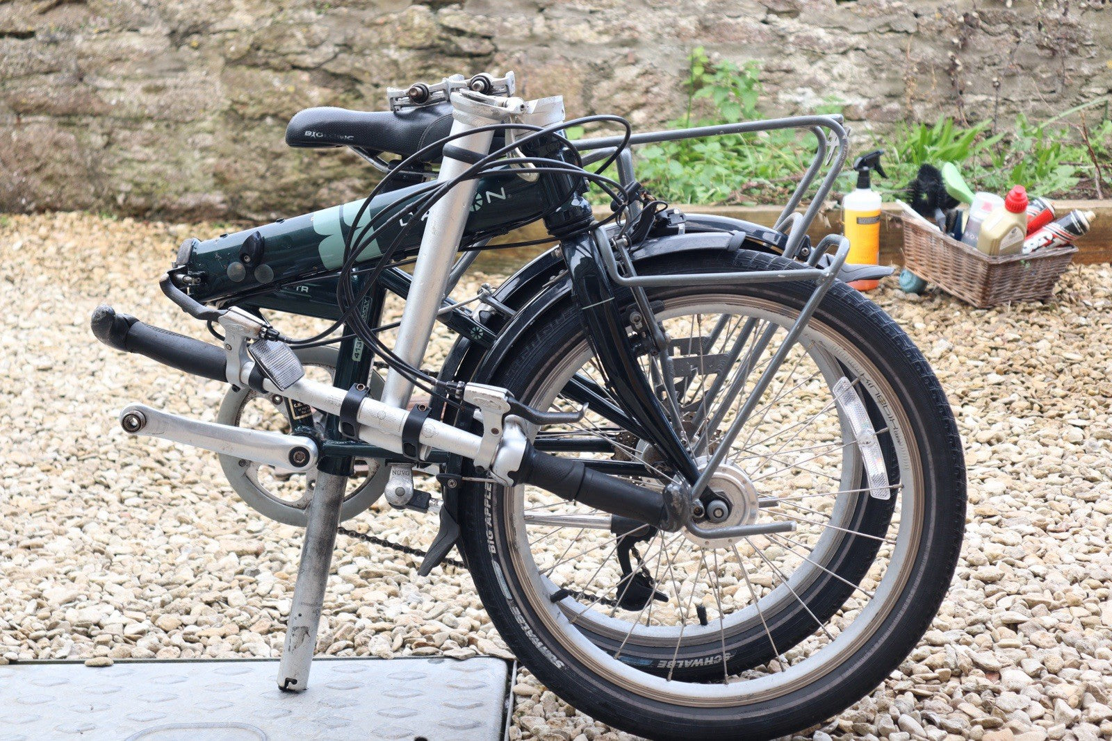 Dahon Speed TR Folding Bicycle. 20” Wheels. 24 Gears And racks. Versatile!
