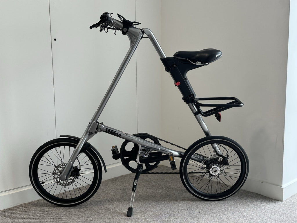 STRIDA SX Folding Bike – Silver Brush with Black Details – Good Condition