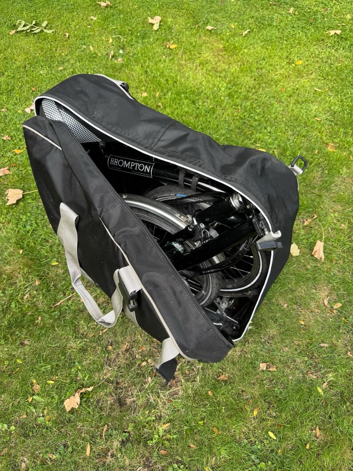 Black 2007 Brompton 6-Speed Folding Bike with Rear Carrier & Travel Bag