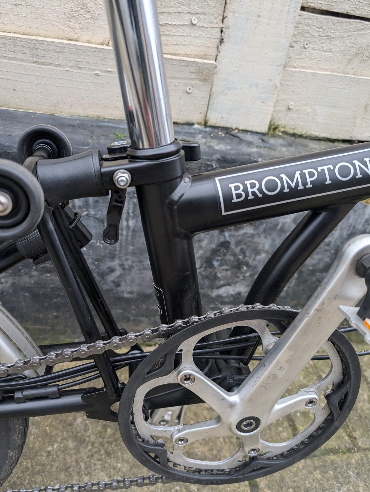 Brompton C Line mid 6 Speed M6L Folding bicycle in Black -used recently serviced
