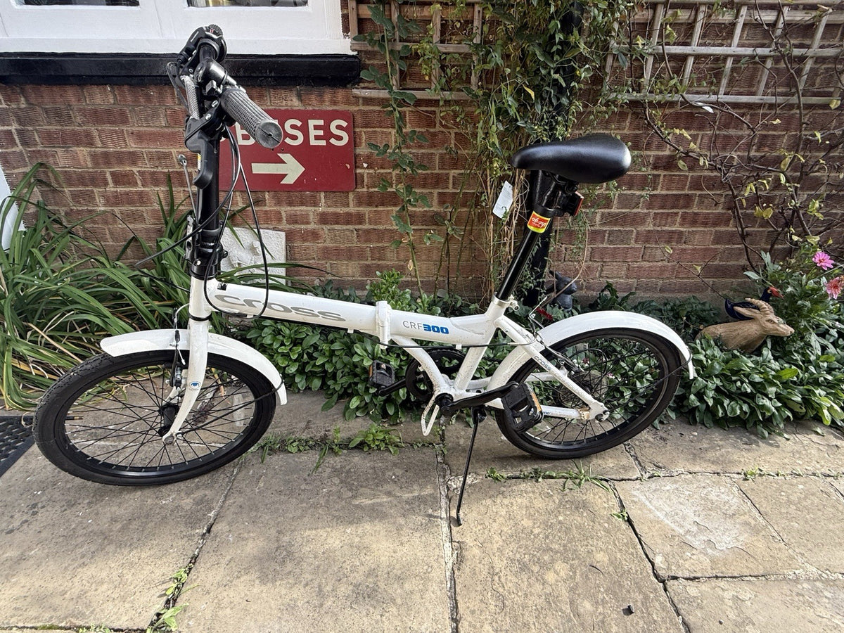 CROSS CRF 300 Folding Bike 20in 6-Speed Mudguards Kickstand White