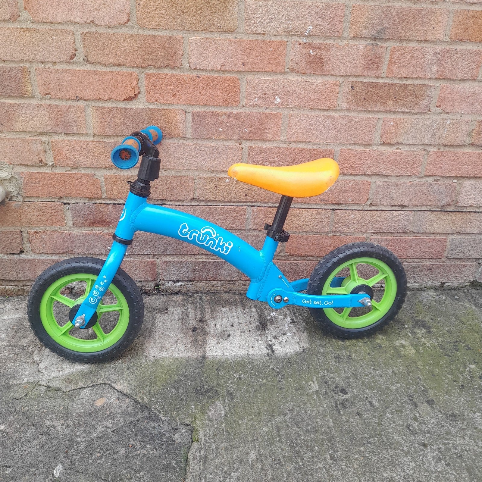 Trunki Folding Balance Bike, 12-inch Wheels Fold to carry/car boot