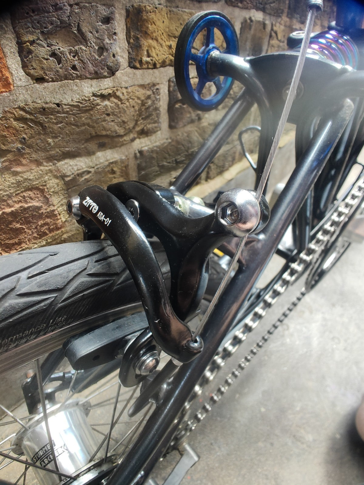 Attractive Brompton single speed folding bike leather saddle