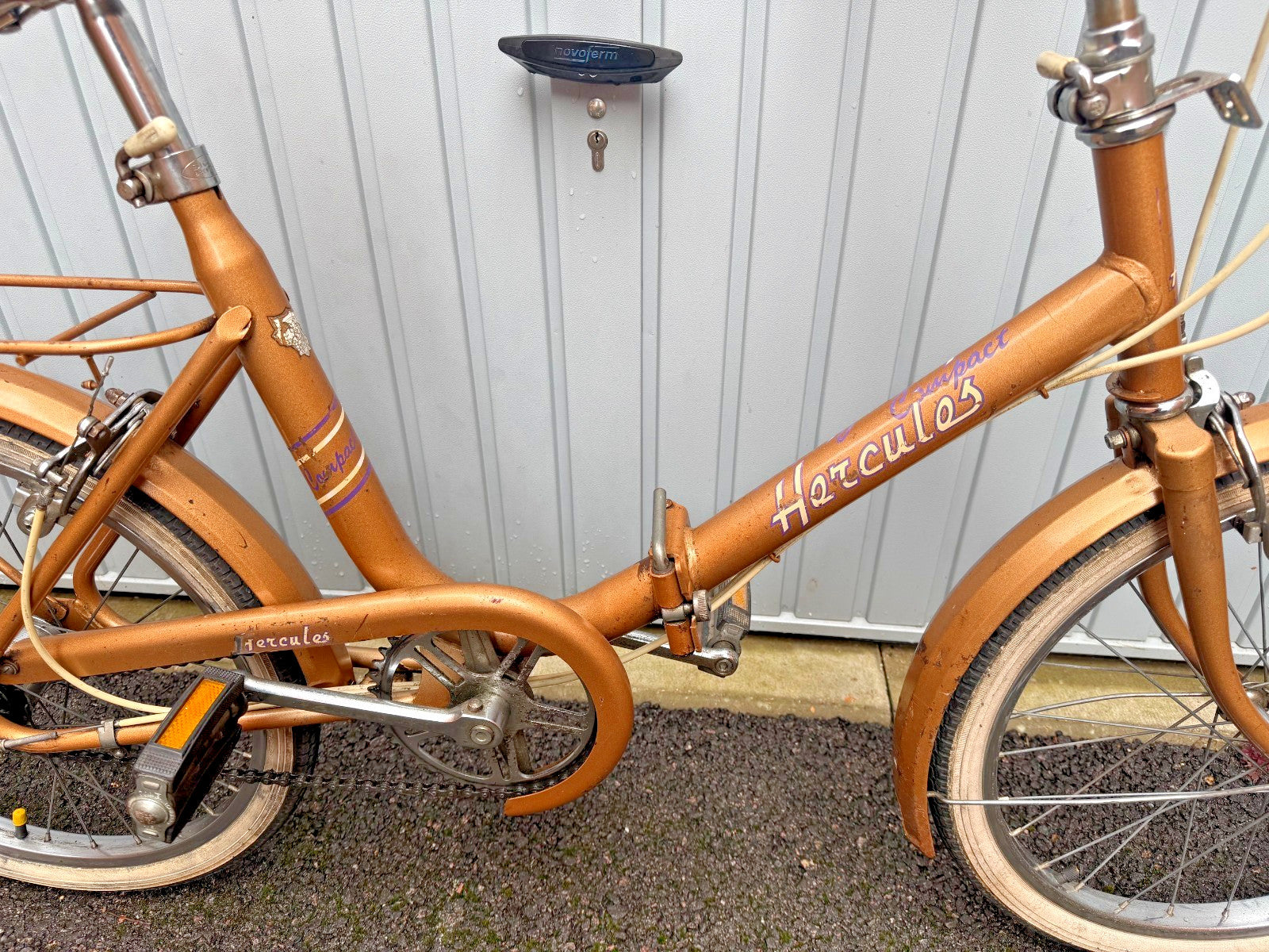 Vintage 1983 Unisex Adults Men's Women's Gold Raleigh Hercules Folding Bike