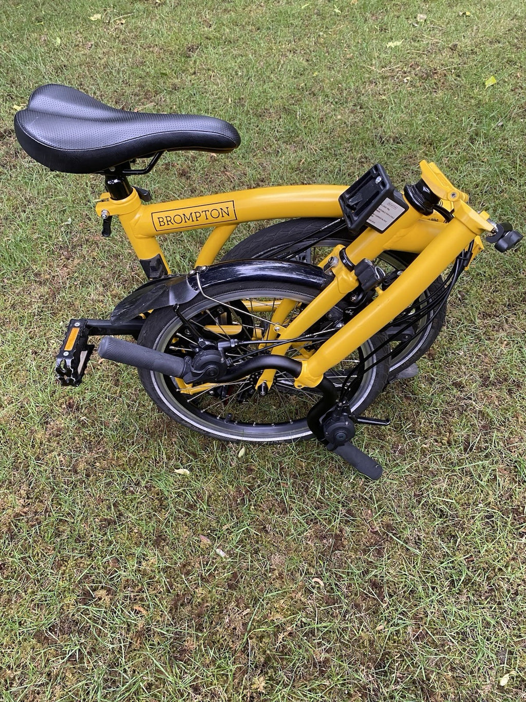 Brompton bike C-line 12-speed 2025 mid bar In bumblebee yellow