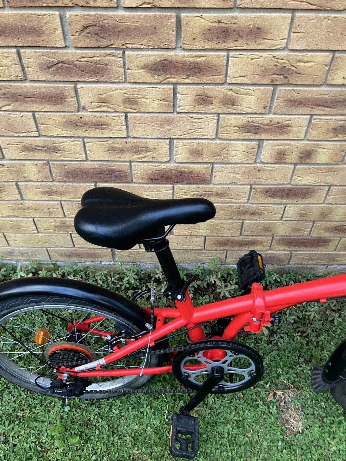 BTWIN Folding Bike 20″ | Urban Commuter Bicycle | 6-Speed Bike | Great for City