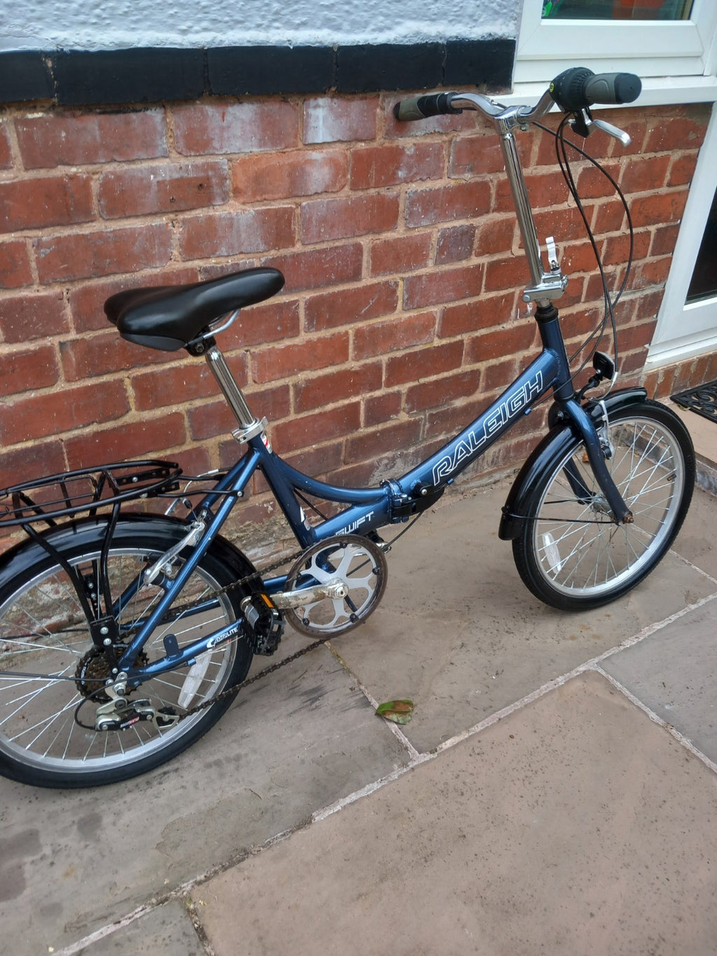 Raleigh Swift Folding Bike 6 Gears Excellent Condition