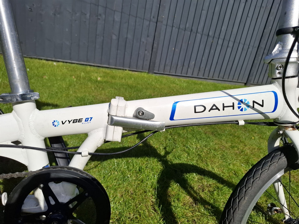 Dahon Vybe D7 Folding Bike White Alloy Lightweight 7 speed 11kg Adjust Seat+Bars