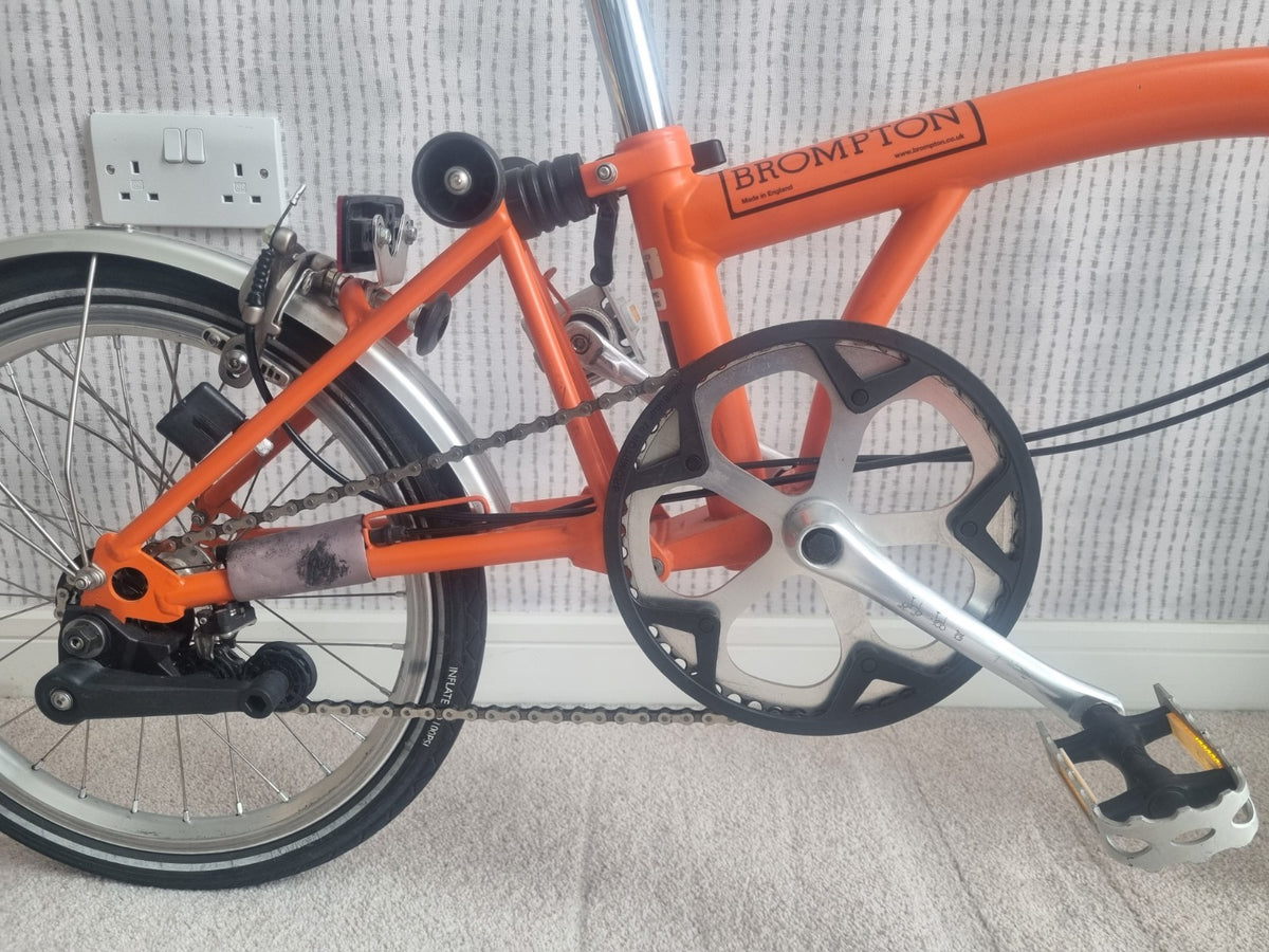 Brompton folding bike in excellent condition, 2-speed 2012 mudguards
