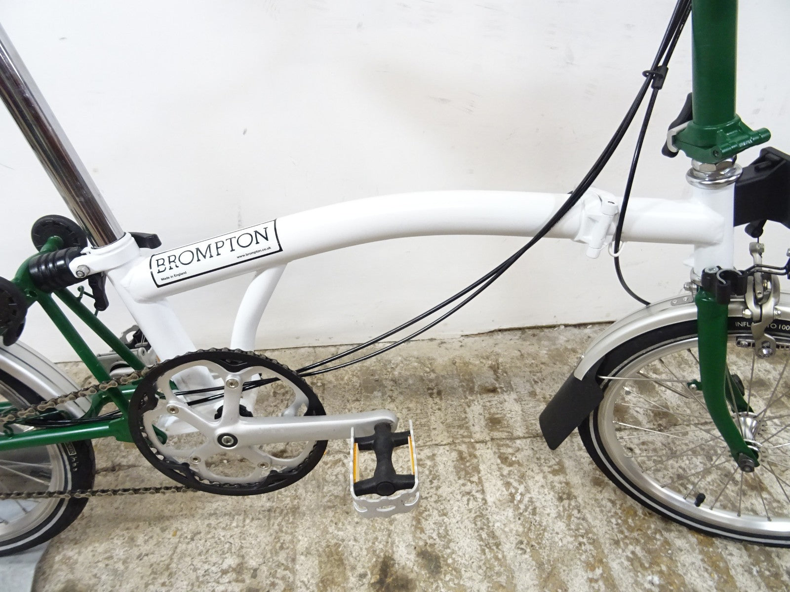 2013 Brompton M3R 16" Folding Bike Papyrus White / Racing Green Rack LoUsed VVGC