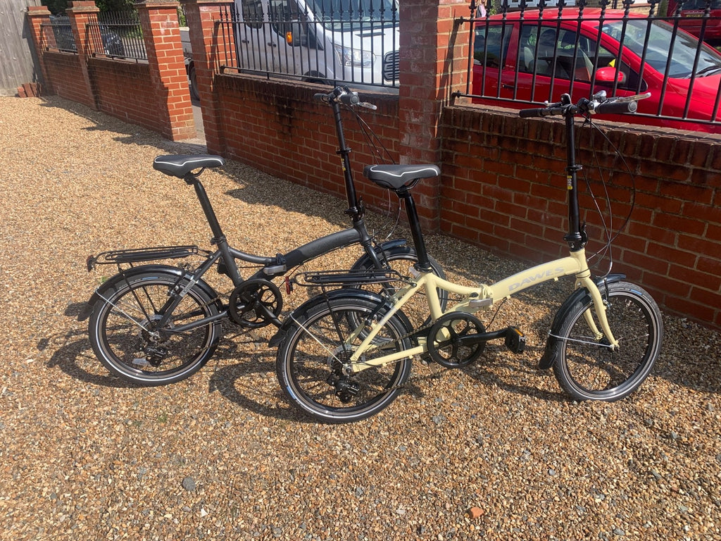 PAIR OF DAWES KINPIN FOLDING BIKES UNUSED AND IN MINT CONDITION