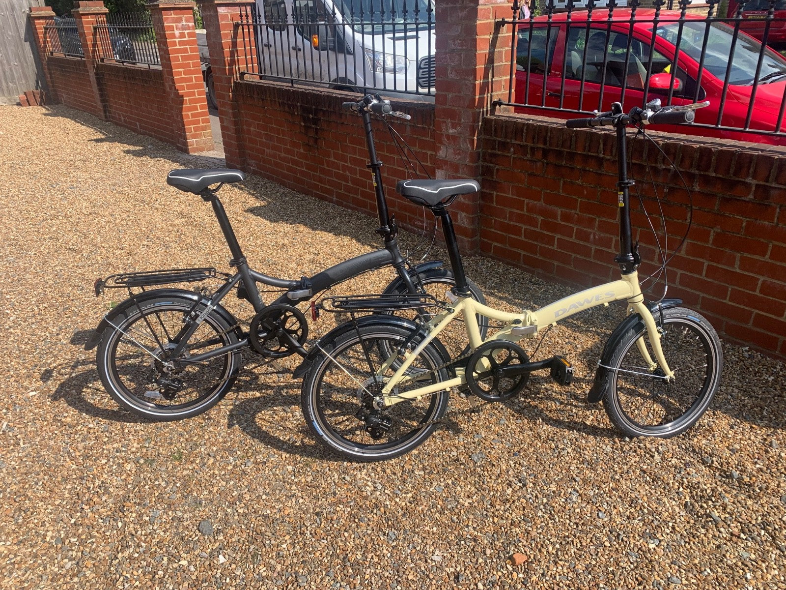 PAIR OF DAWES KINPIN FOLDING BIKES UNUSED AND IN MINT CONDITION