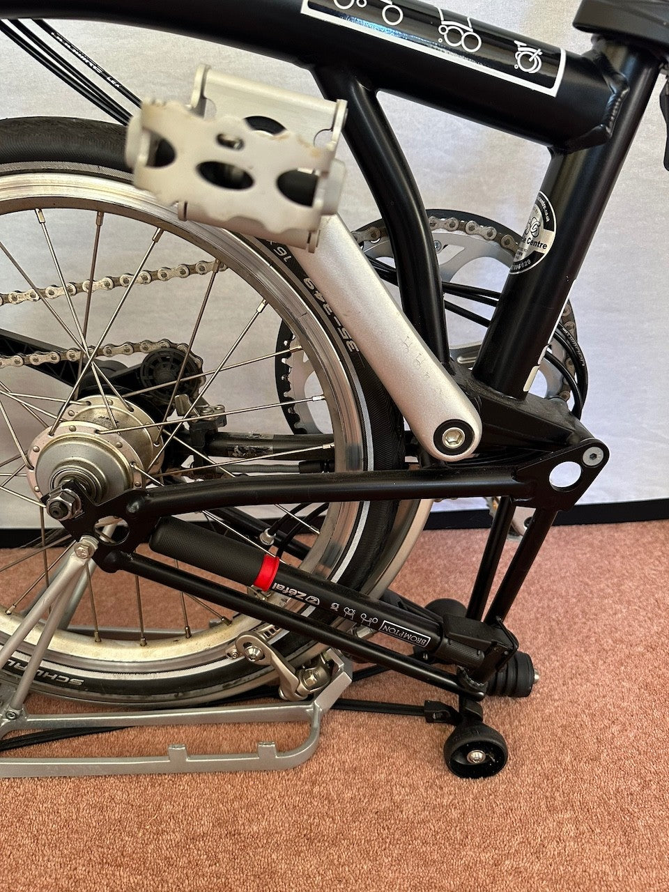 Brompton Folding Bike Black 6 Speed Gears Rear Carrier Bell Used Once M6R