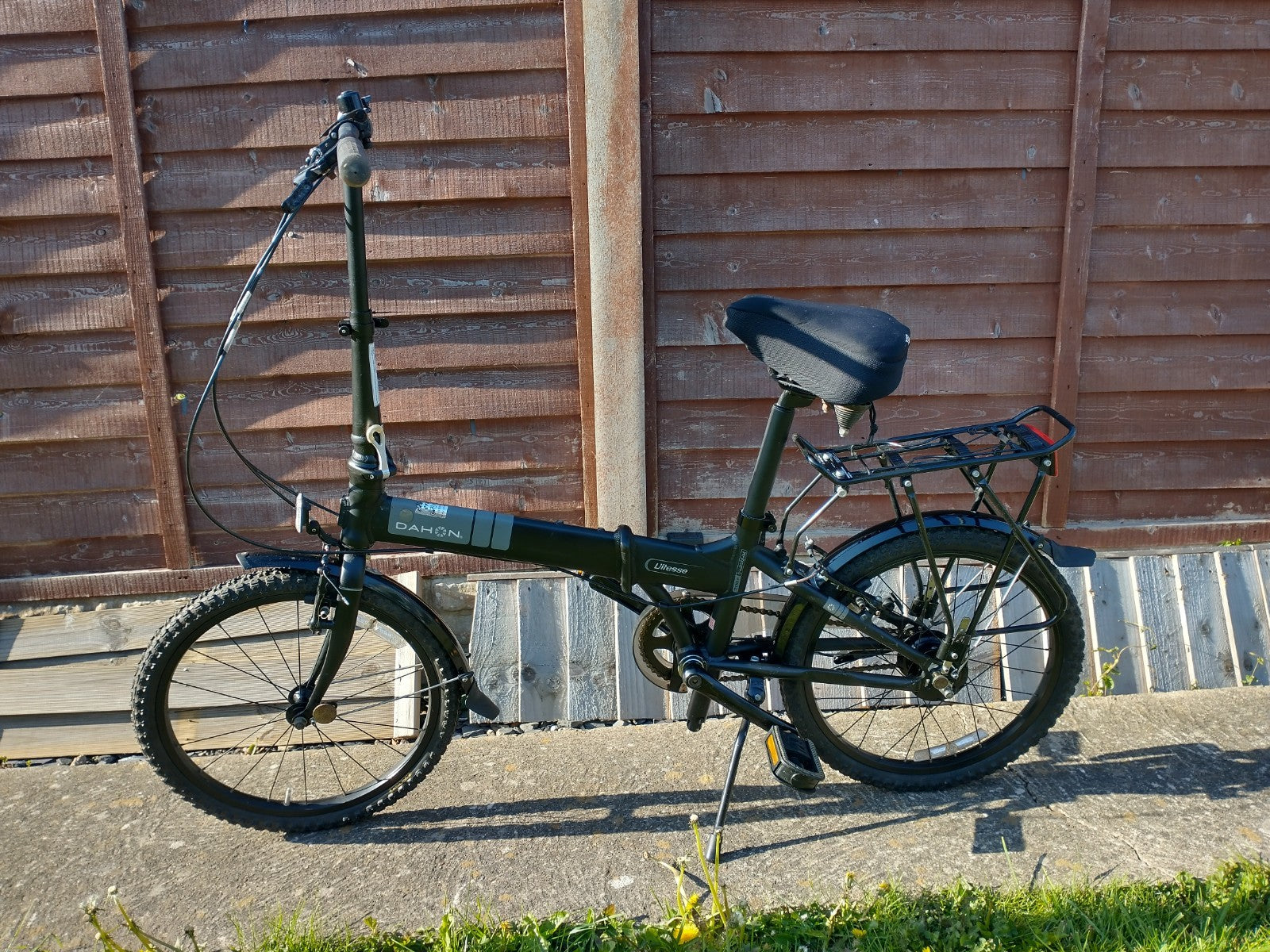 Dahon Vitesse 7005 Folding Bike 7-Speed, 20-inch, Black  USED