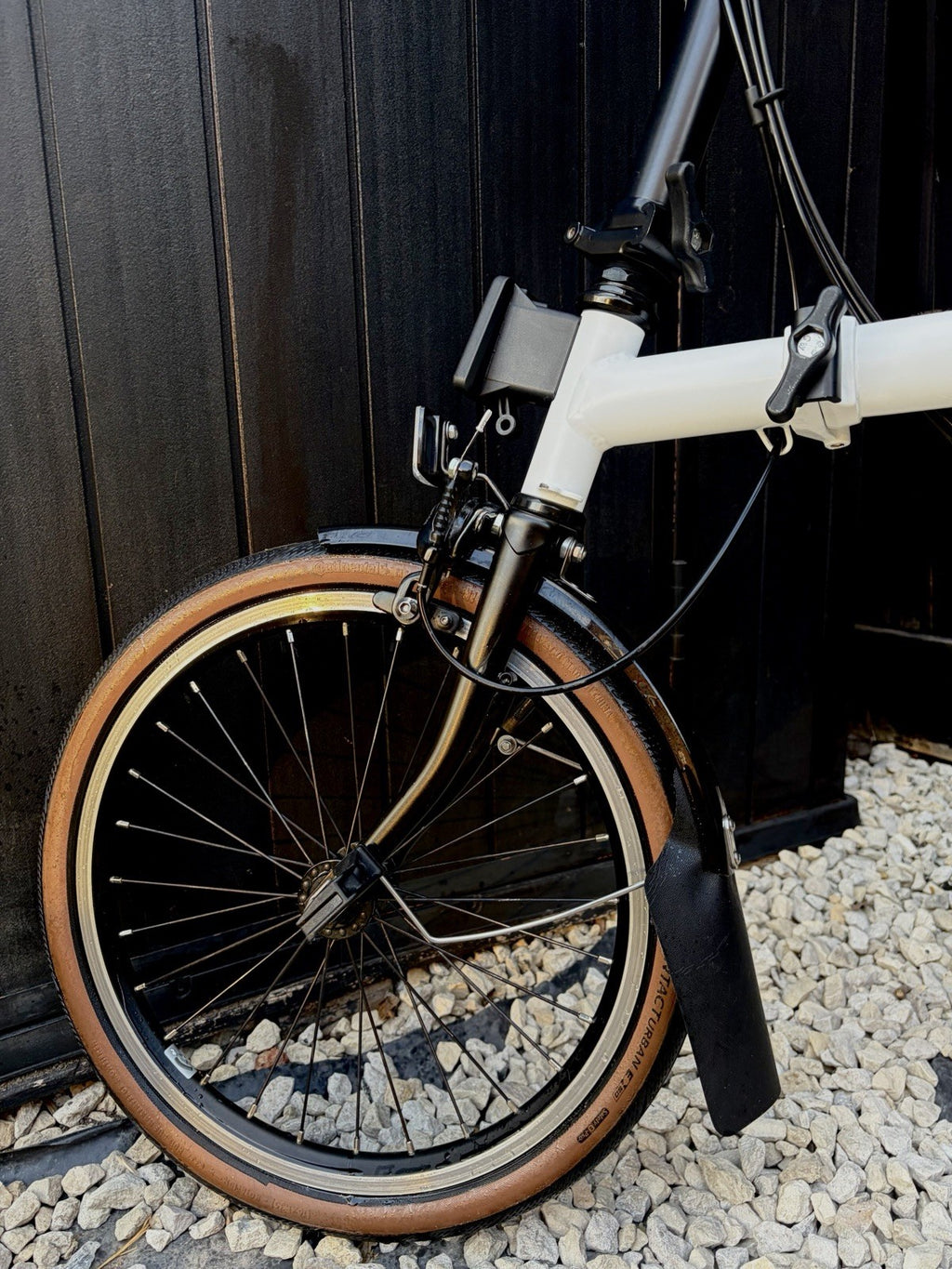 Brompton Folding Bike 16in White/Black Hub Gears Mudguards Reflectors