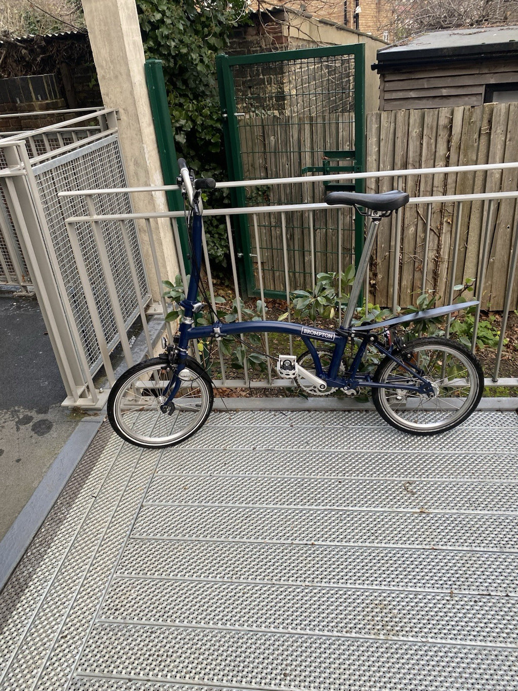 Brompton 3HL Navy 2020 Excellent Condition Seldom used