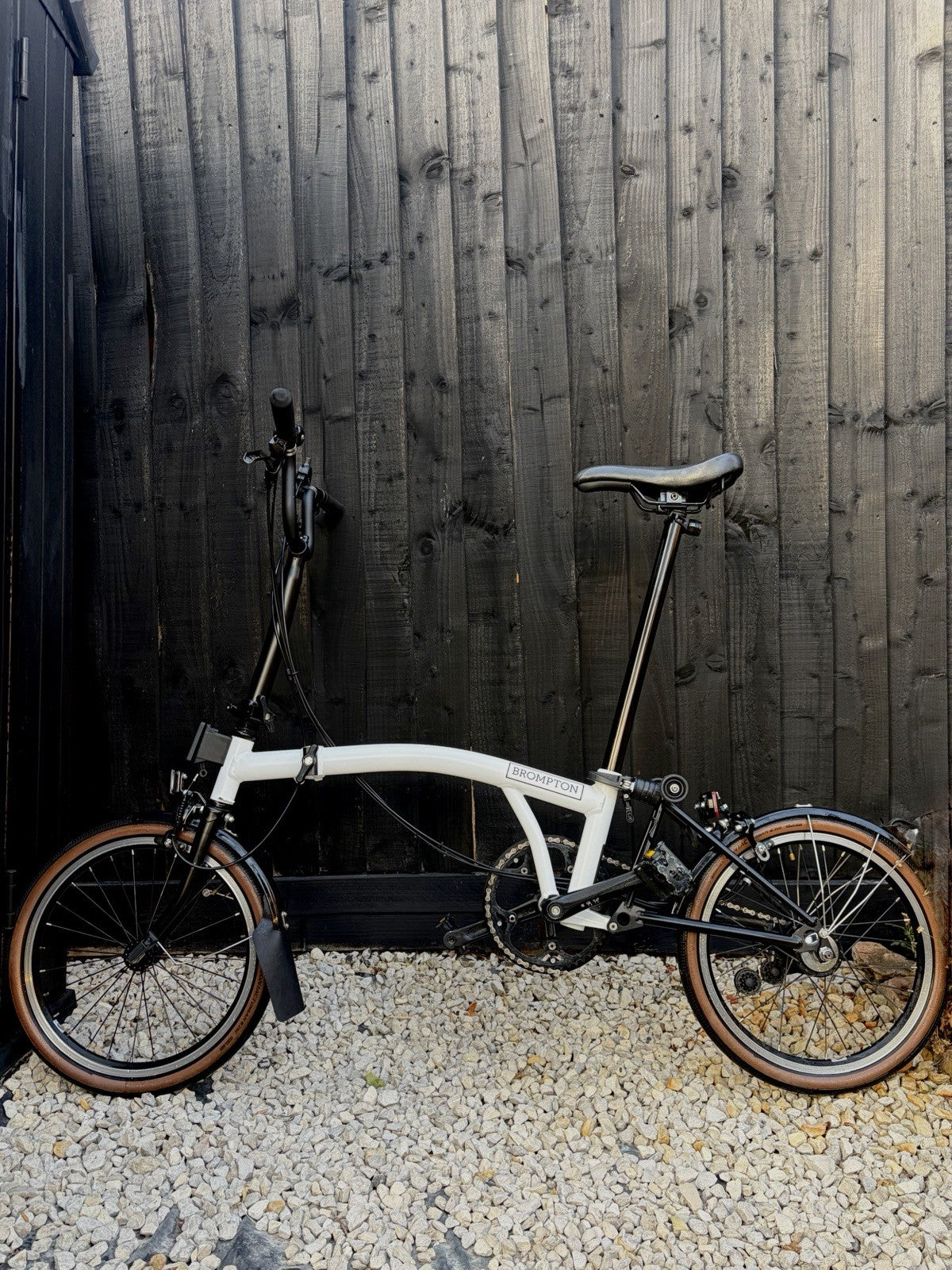 Brompton Folding Bike 16in White/Black Hub Gears Mudguards Reflectors