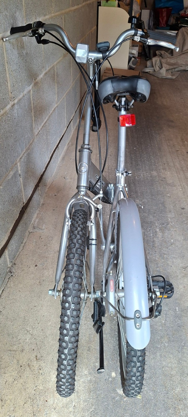 GIANT HALFWAY FOLDING BIKE – 6 Speed, 20" Wheels - Lightweight Aluminium Frame
