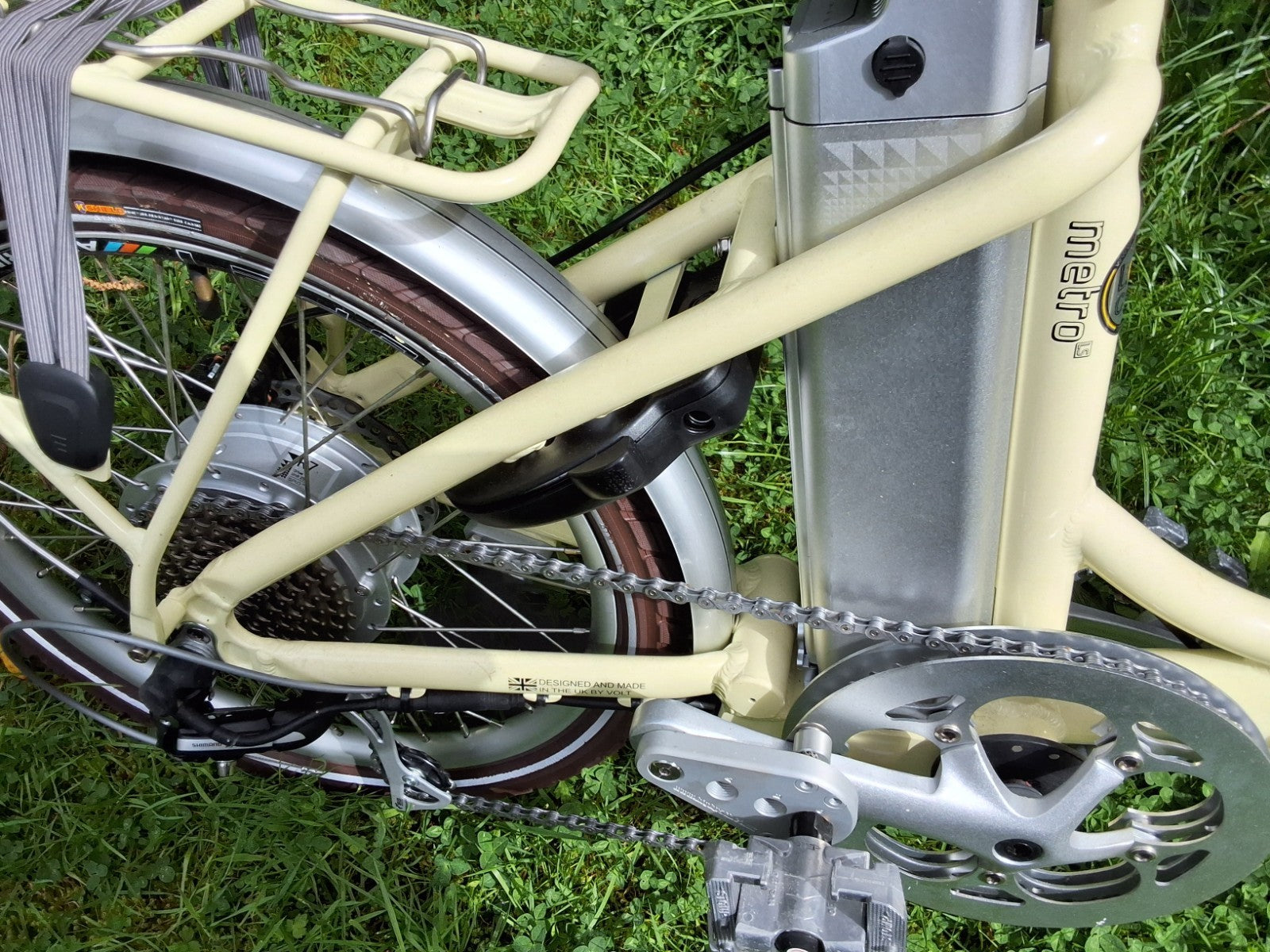 VOLT LS Metro,cream with crown handlebars and saddle. Immaculate condition.