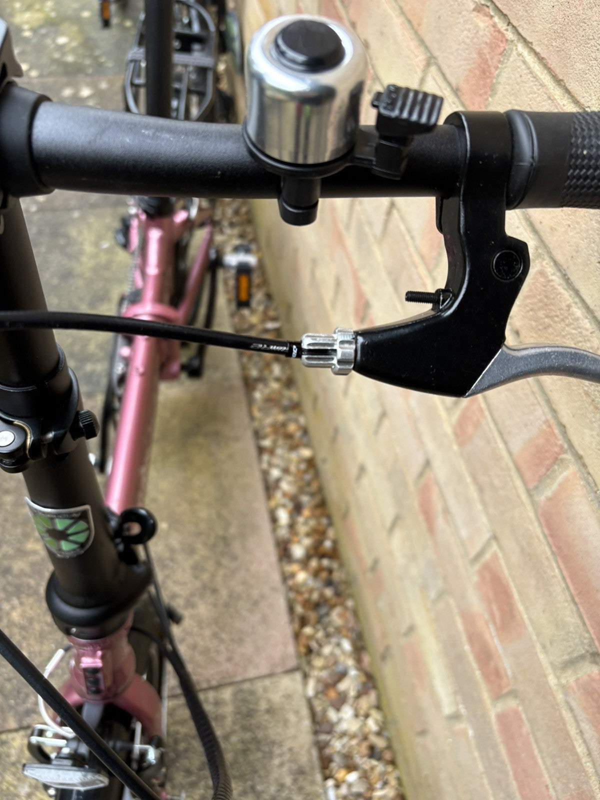 Dahon Mariner D8  8-Speed Folding Bike Pink