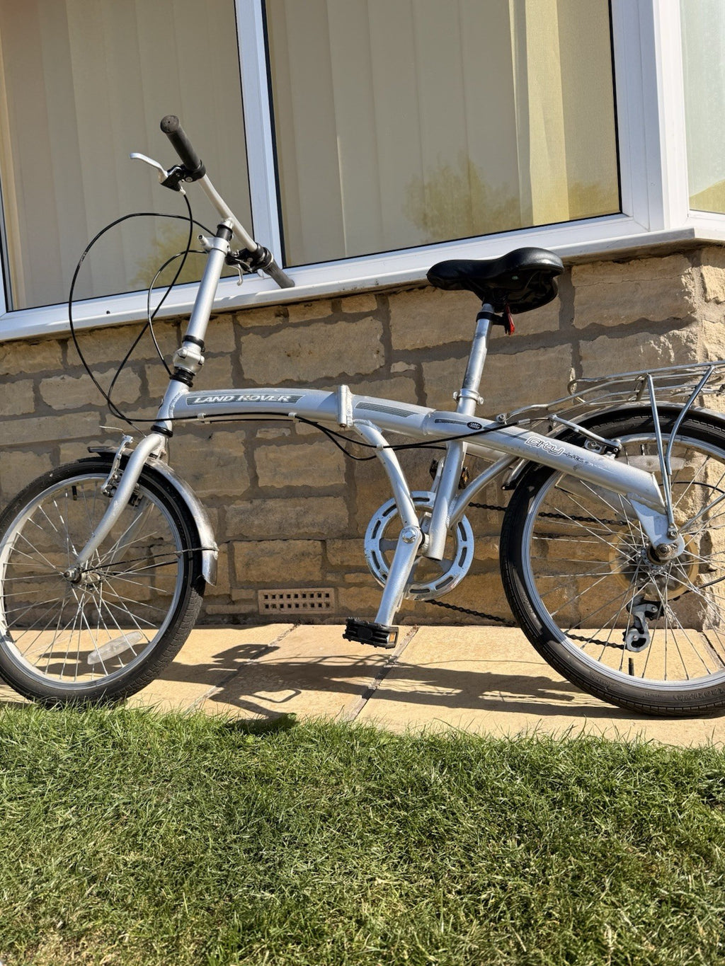 Land Rover Folding Bike 20in Aluminium 7-Speed Grip Shifter , great condition ju