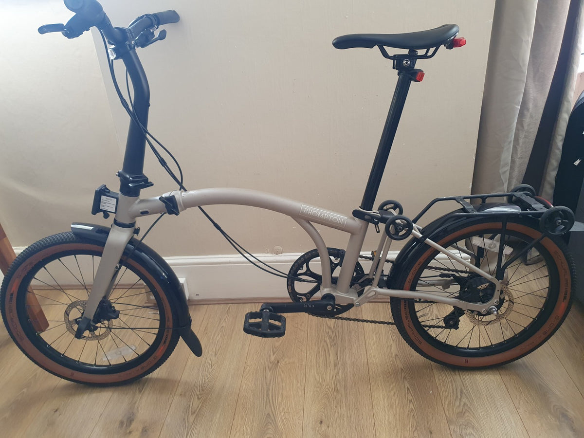 Brompton G Line Medium Folding Bike 8-Speed Traildust White with Roller Frame